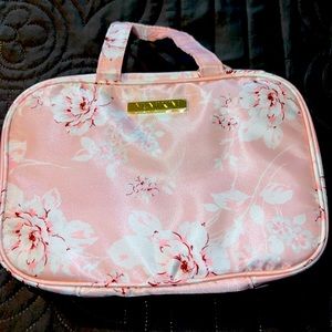 Yumi Kin cosmetics travel case